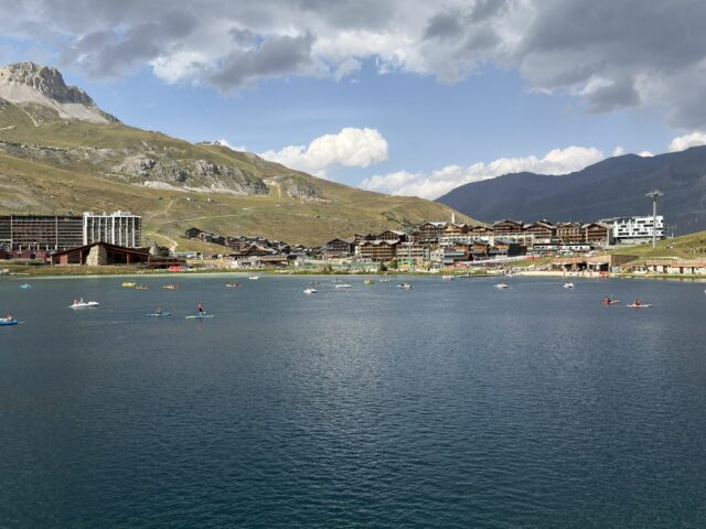 Le lac de Tignes : beaucoup d&rsquo;activités, aucune baignade